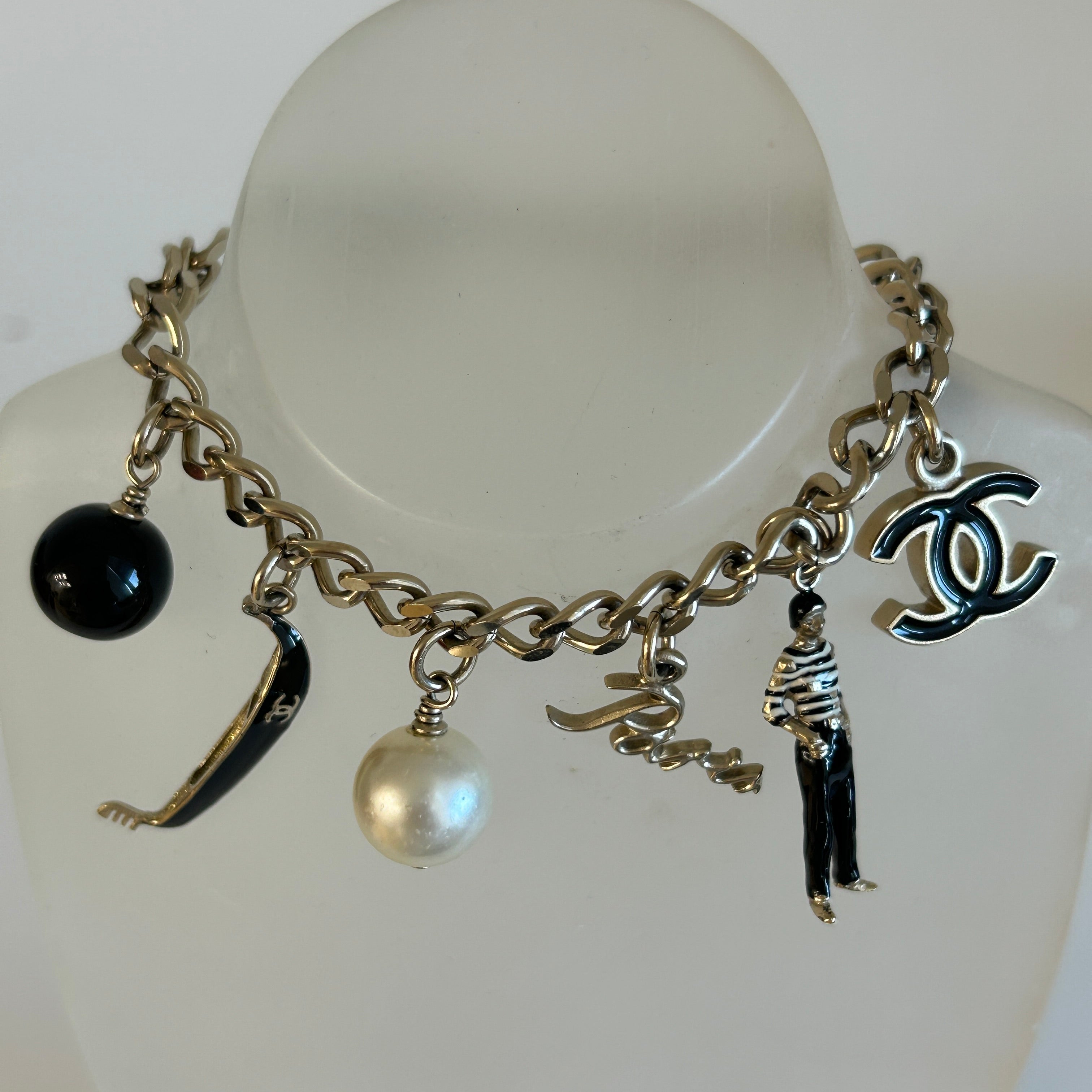 07A Gold Metal Venice Charm Bracelet