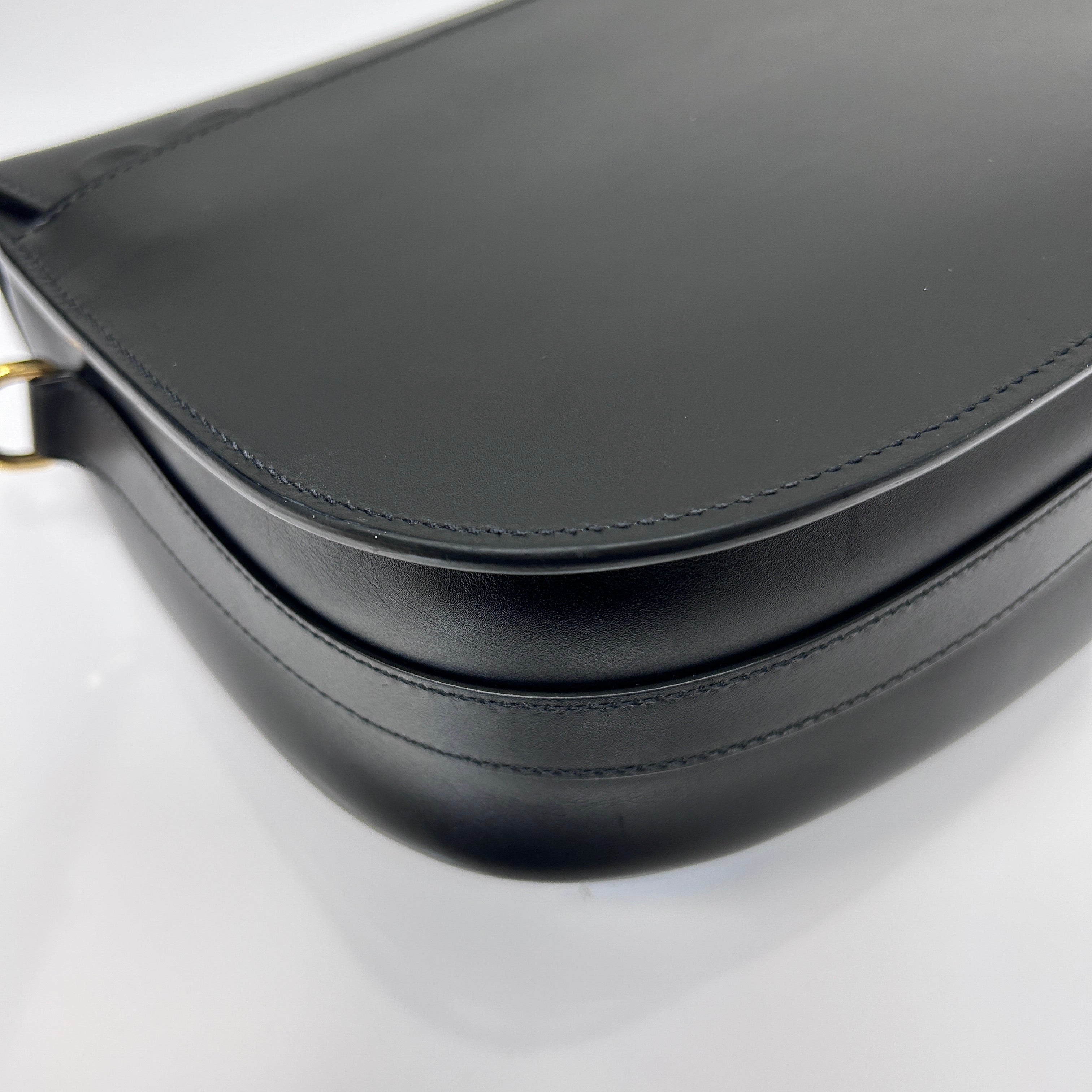 Black Large Bobby w/Shoulder Strap w/GHW