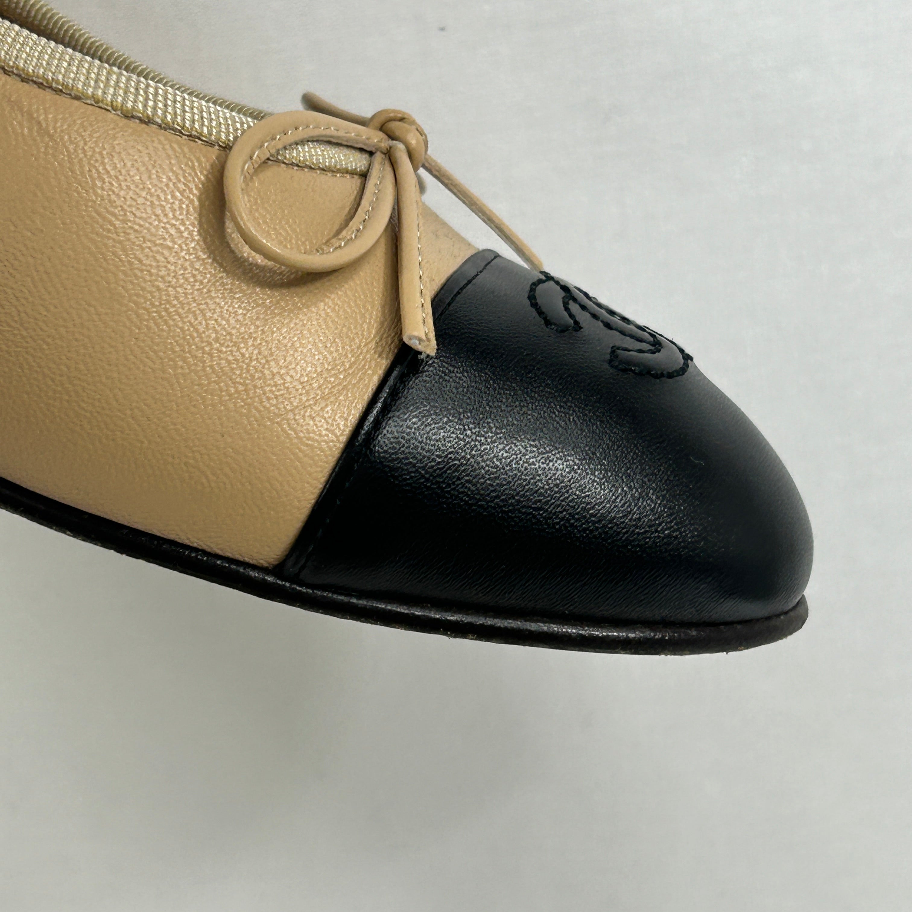 Beige/Black Lambskin CC Ballet Flats