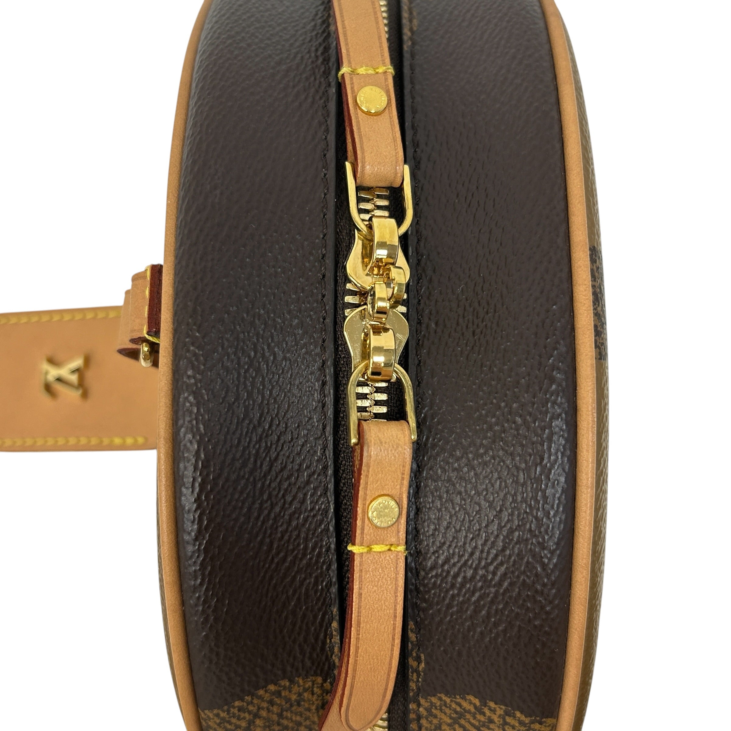 Reverse Monogram Giant Boite Chapeau Souple w/GHW