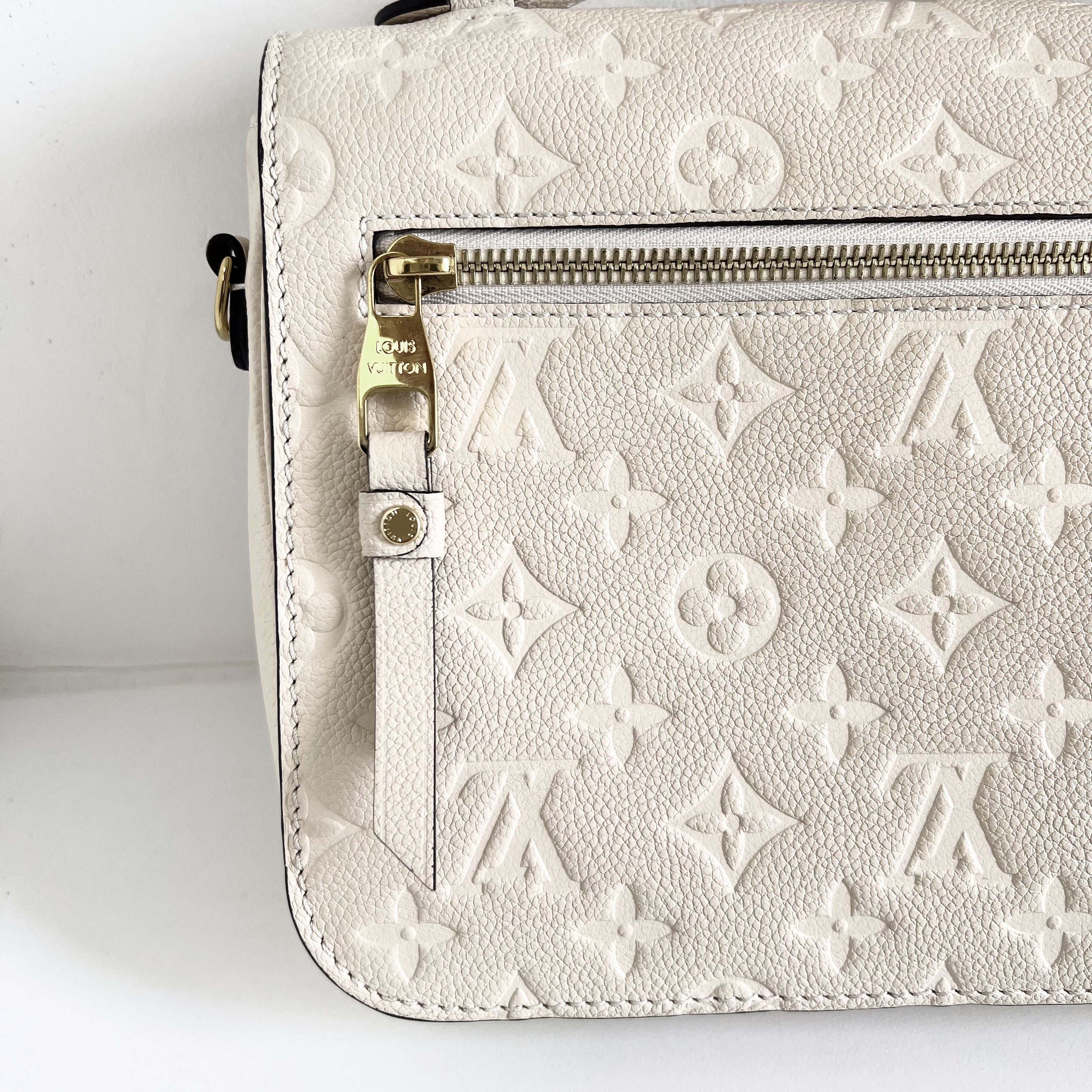 Crème Monogram Empreinte Leather Pochette Metis w/GHW