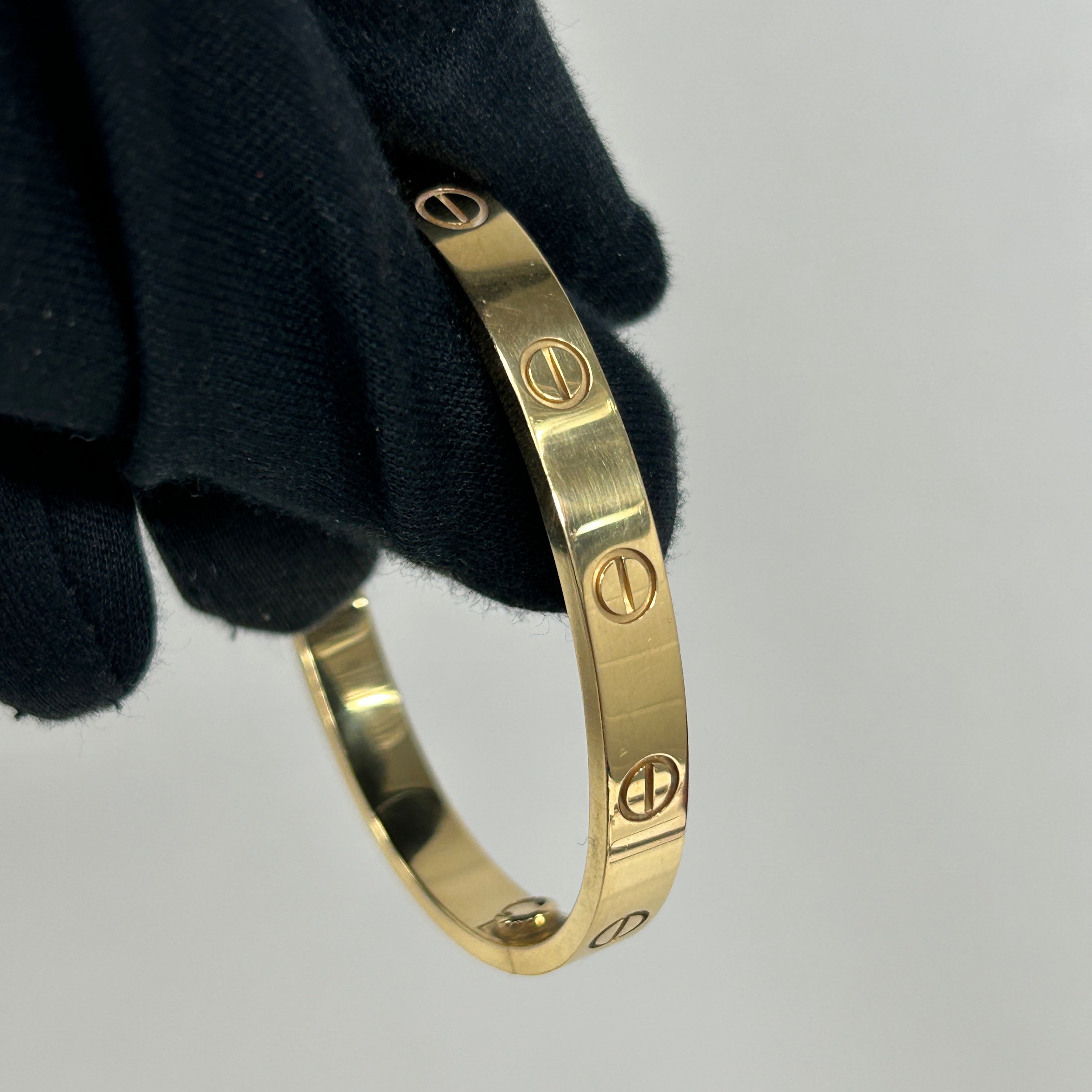 18K Yellow Gold Classic Model Love Bangle