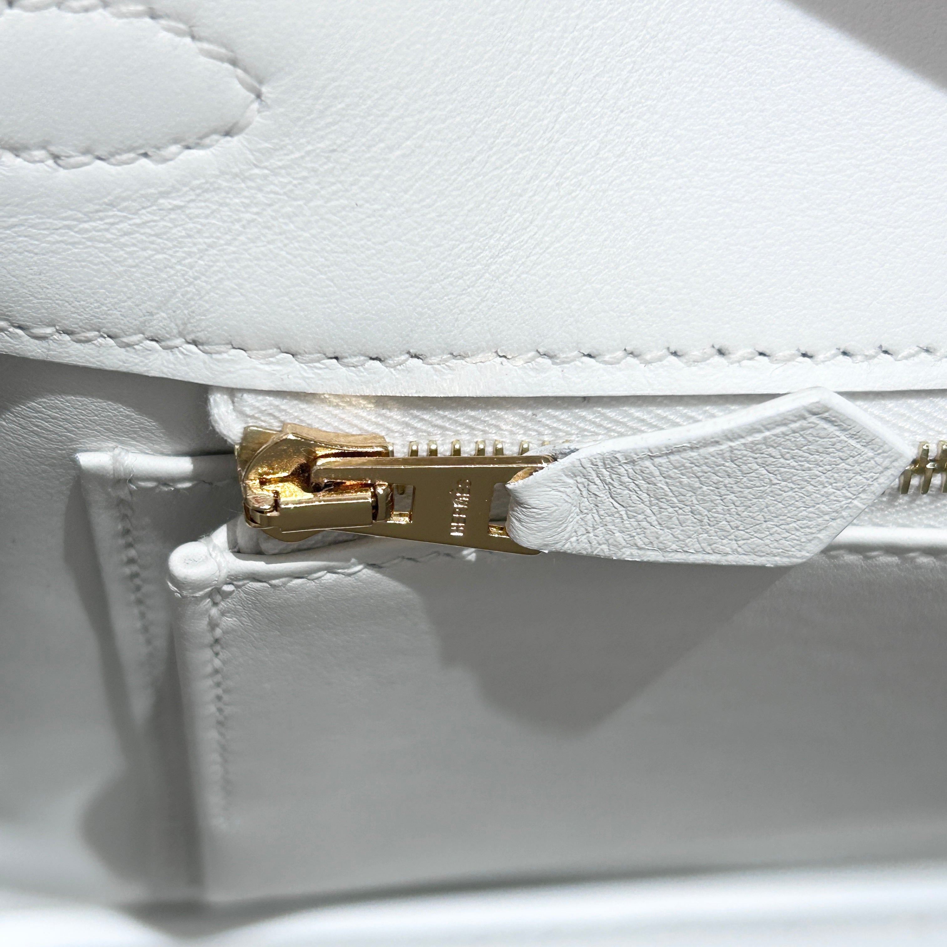 White Swift Leather 25 Birkin Bag w/GHW