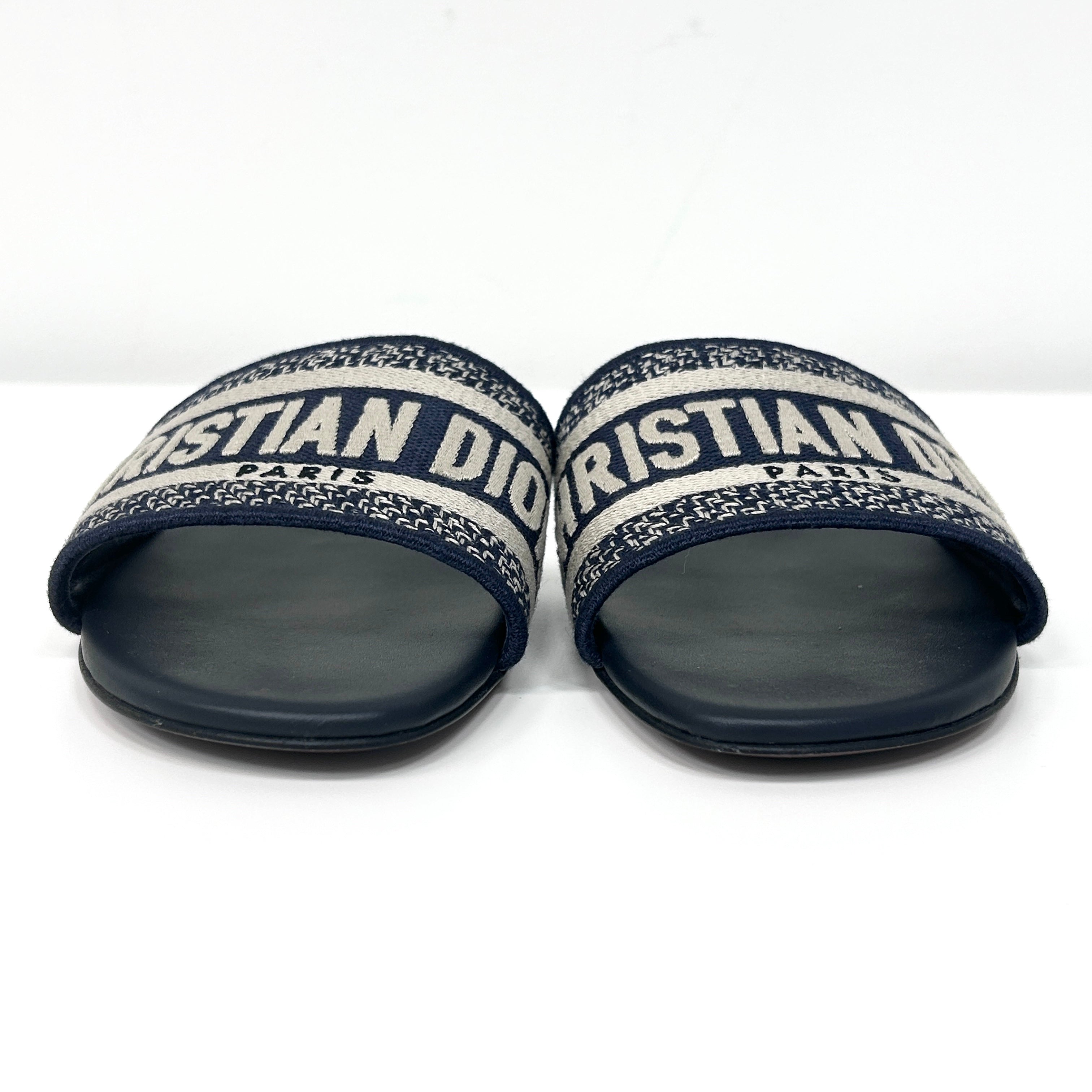 Deep Blue Embroidered Cotton Dway Slide