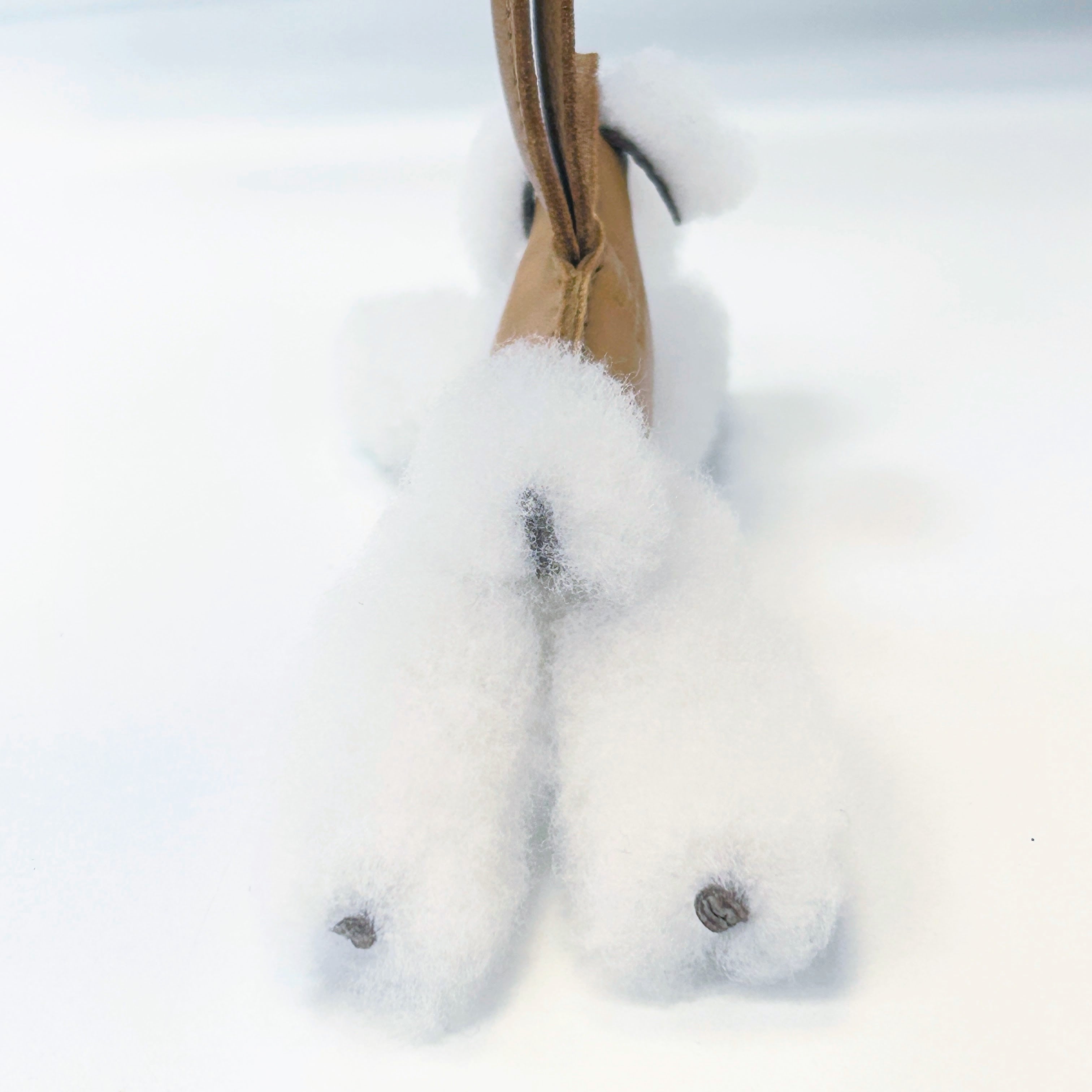 Merinos Wool/Sesame Lambskin Leather Budy Charm