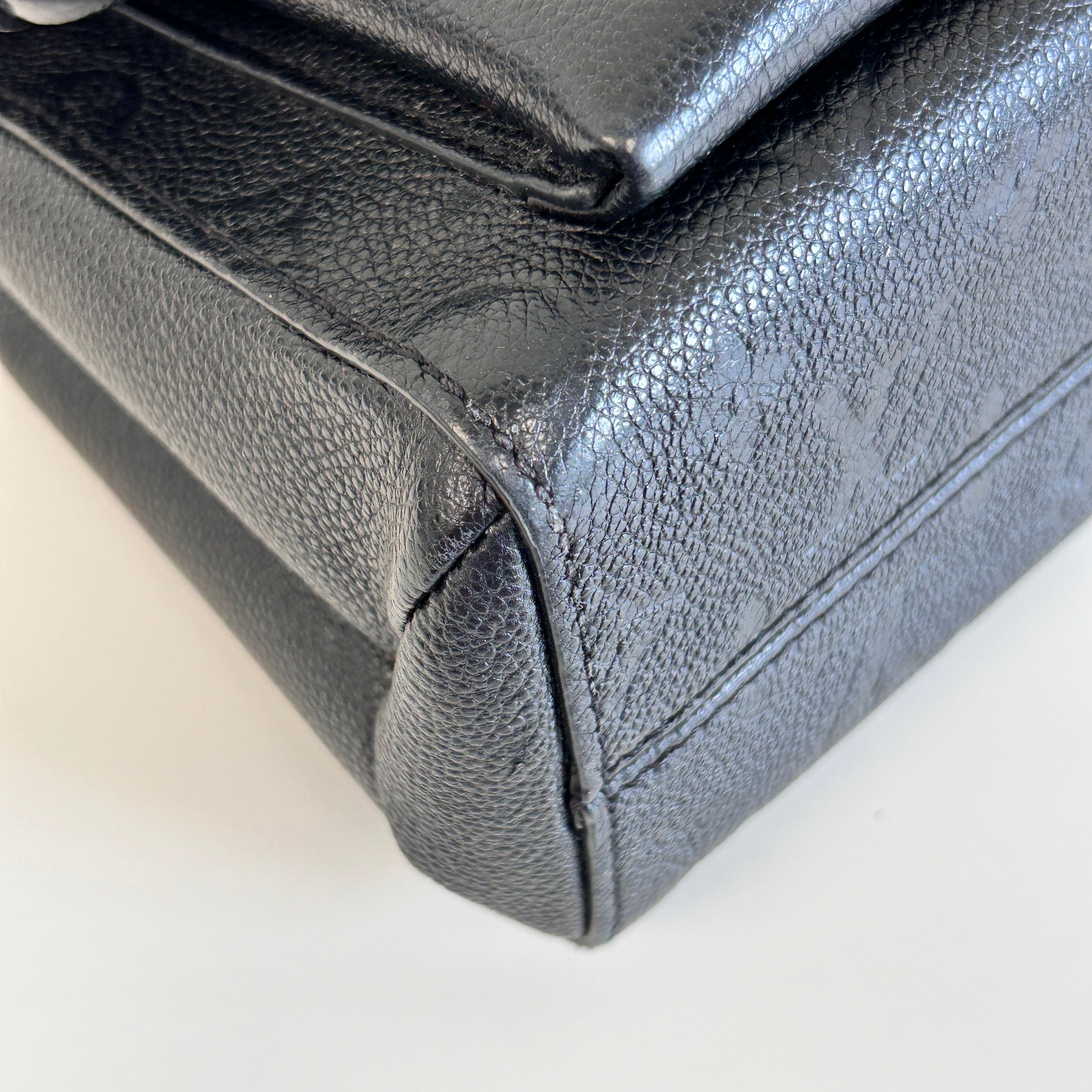 Black Monogram Vavin PM w/GHW