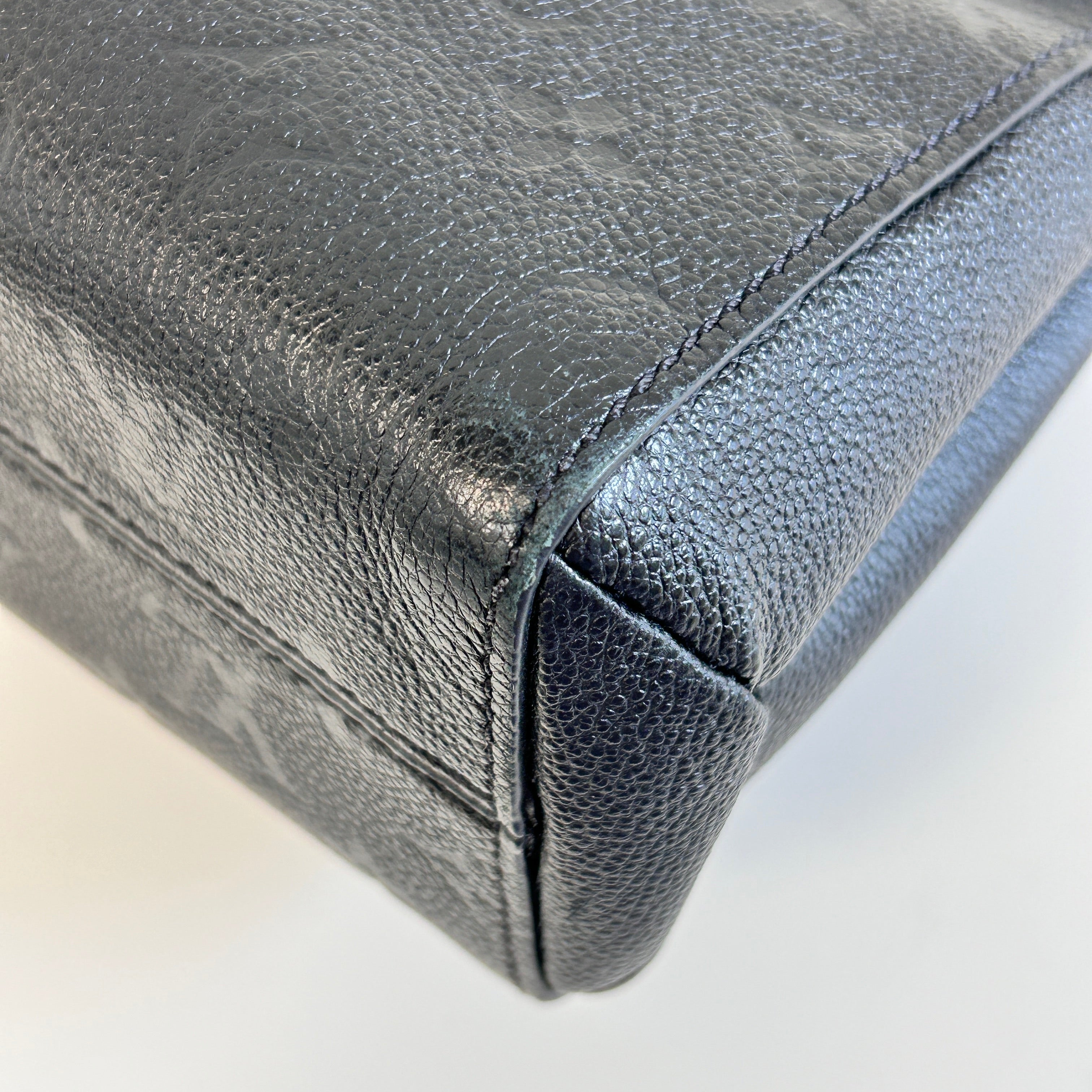 Black Monogram Vavin PM w/GHW