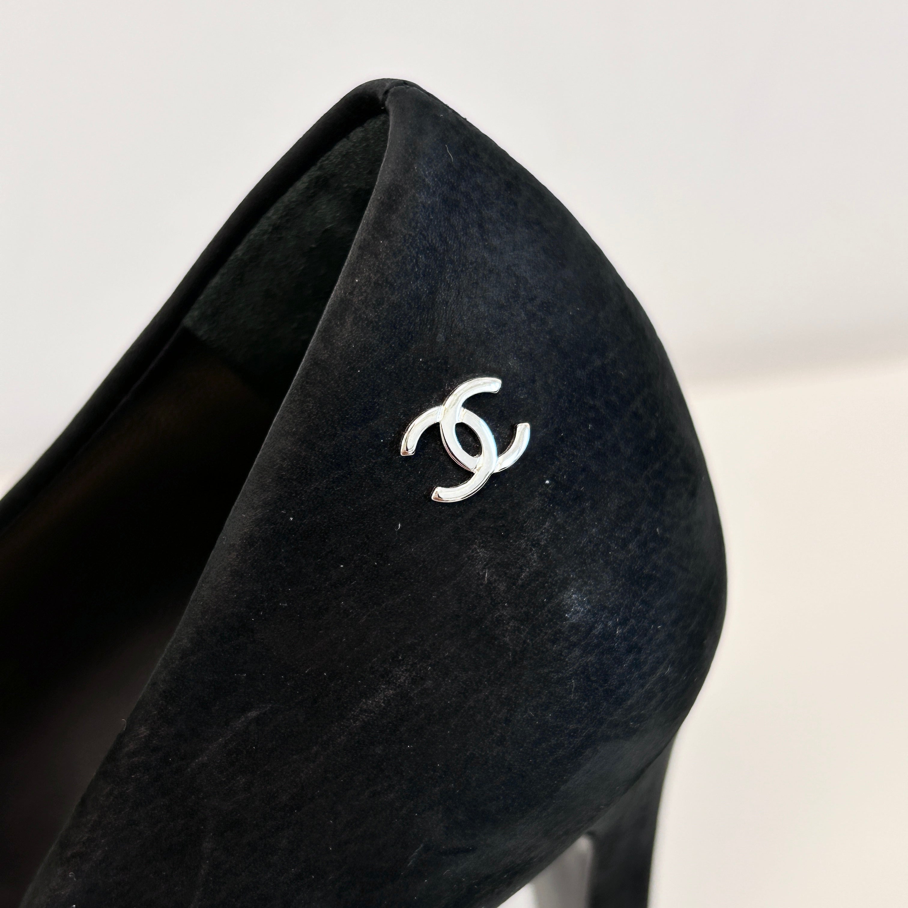 Black Suede/Leather Toe Cap Pumps - Haute Classics