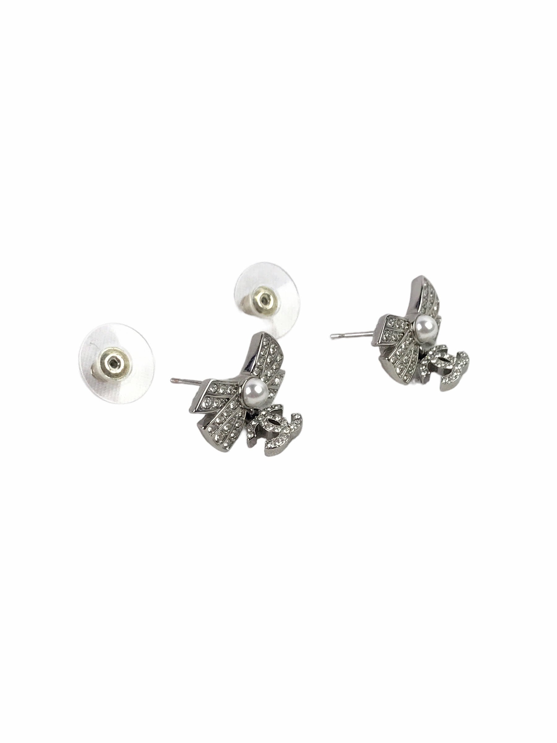 22P Crystal/Pearl CC Bow Drop Earrings