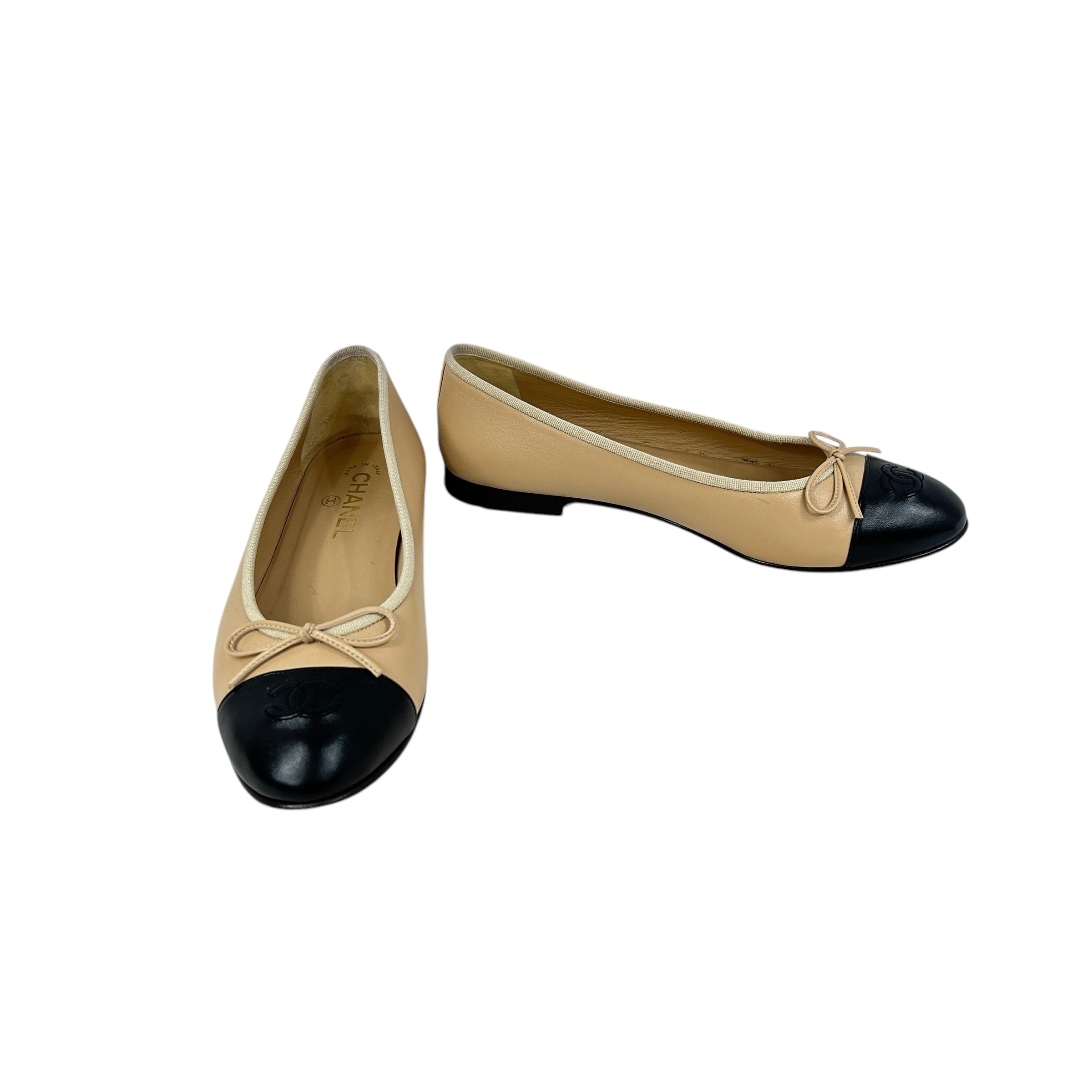 Beige/Black Lambskin CC Ballet Flats