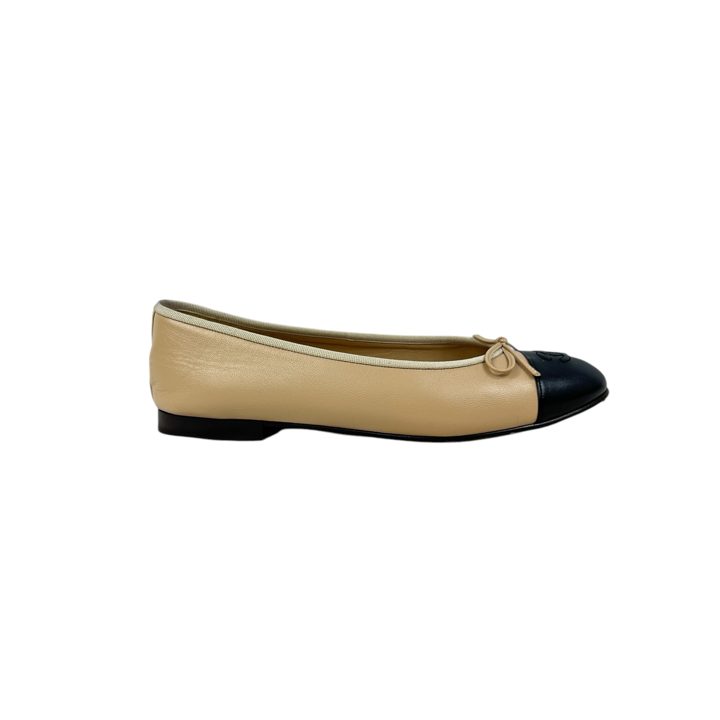 Beige/Black Lambskin CC Ballet Flats