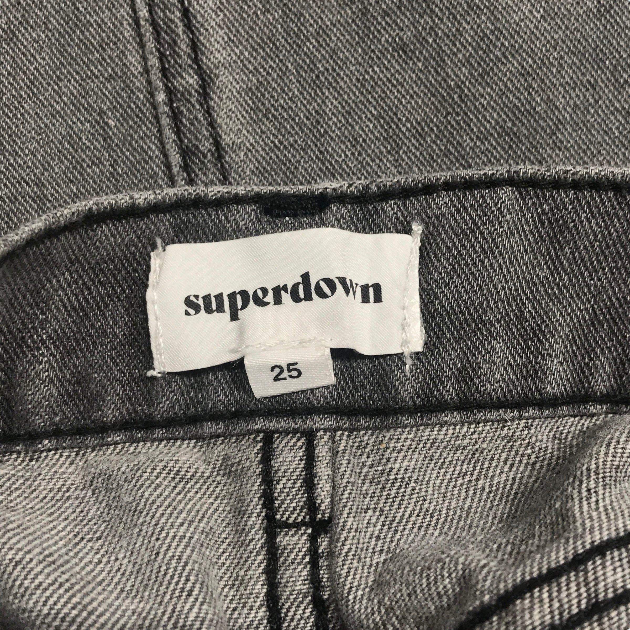 SUPERDOWN Kahina Grey Jean