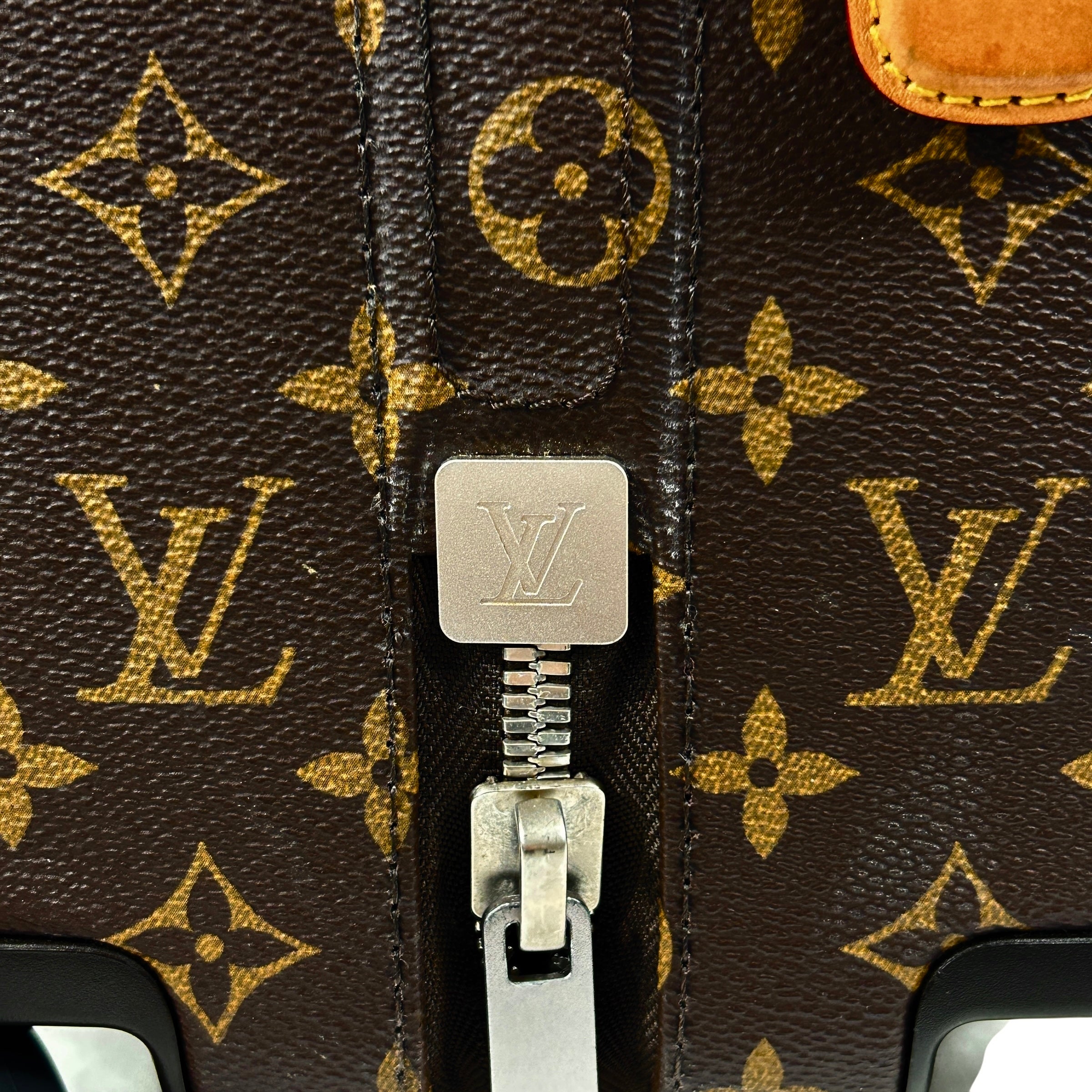 Monogram Canvas Horizon 55